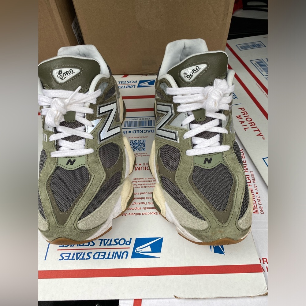 New Balance 9060